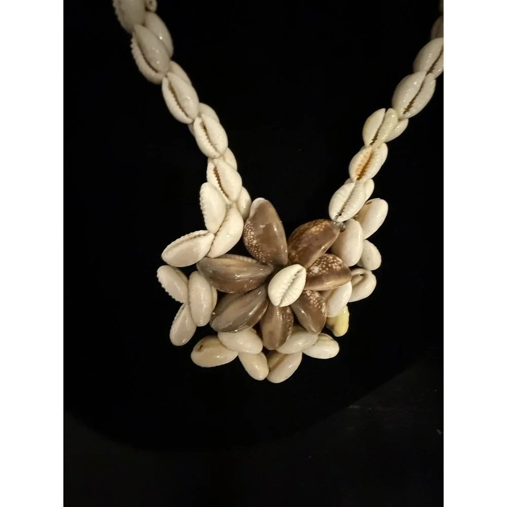 Vintage Shell Lei Necklace‎ Hawaaian Collectible